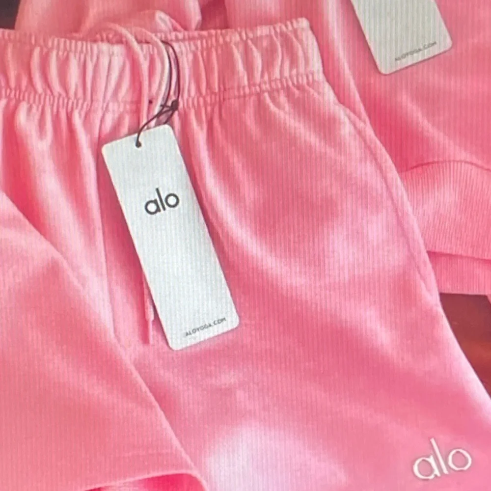 ALO Yoga Pink Velour Lounge Sweatshirt and Shorts Set Size M
